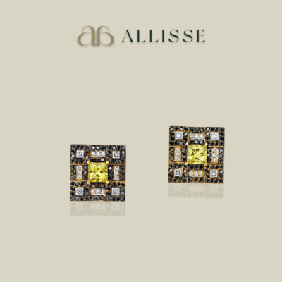 Checkerboard designed earrings in 18ct gold